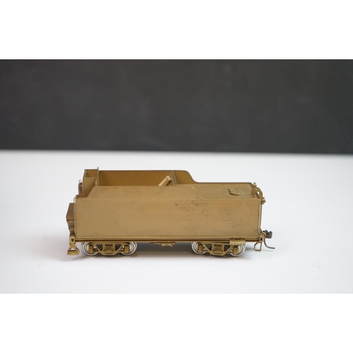 67 - Boxed Overland Models HO gauge USRA Standard Heavy 2-8-2 brass locomotive & tender, made in Korea by... 