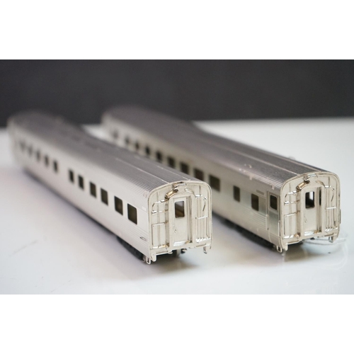 74 - Boxed Nickel Plate HO gauge CZ Pullman Roomette brass rolling stock set made by KMT (Japan), both un... 