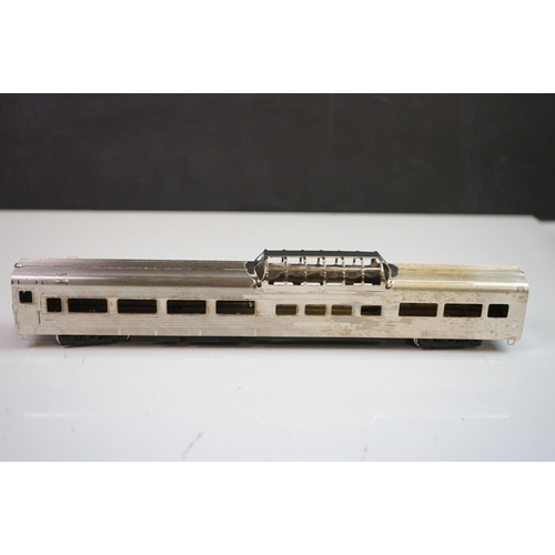 76 - Boxed Nickel Plate HO gauge Dome Coach brass rolling stock set made by KMT (Japan), both unpainted &... 