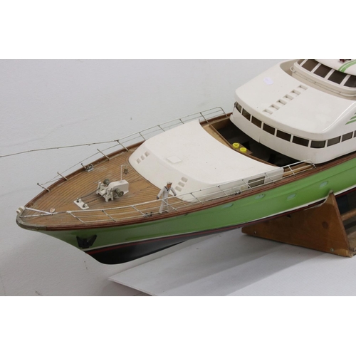 1264 - Large fibreglass scratch built model boat, built for radio and receiver, good overall condition