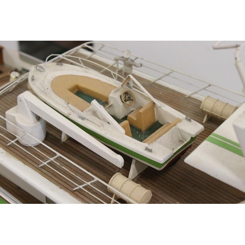 1264 - Large fibreglass scratch built model boat, built for radio and receiver, good overall condition