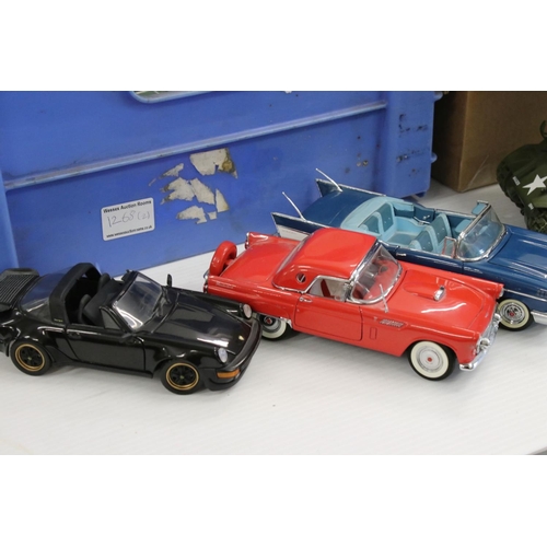 1268 - Nine ex-display Franklin Mint diecast models to include 1936 Bugatti Type 57SC, 1988 Porsche 911, 19... 