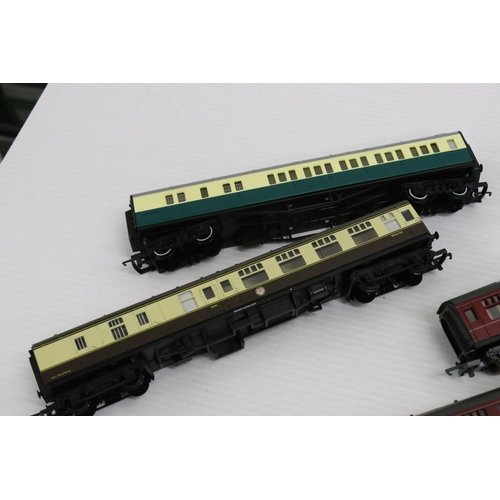 342a - Seven OO gauge items of rolling stock, all coaches, to include 5 x Hornby & 2 x Lima