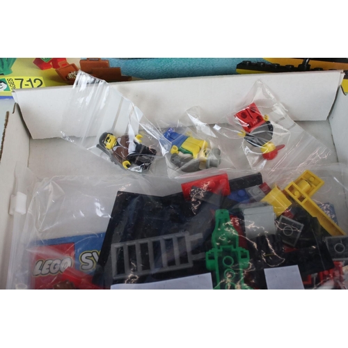 369 - Lego - Boxed Lego System 6563 Gator Landing set, unchecked but appears complete with minifigures and... 