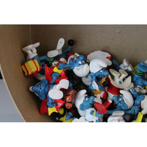 373 - Collection of various Smurfs figures featuring Peyo, includes Ice Hockey, Gardener, Canoe etc, appro... 