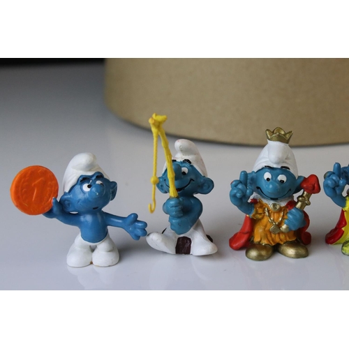 373 - Collection of various Smurfs figures featuring Peyo, includes Ice Hockey, Gardener, Canoe etc, appro... 