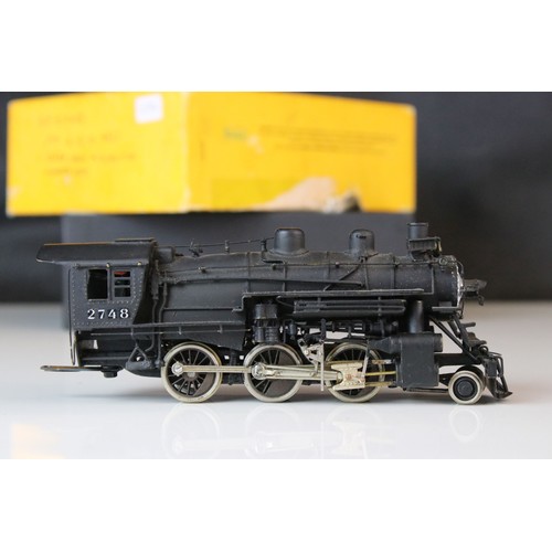 295 - Japanese HO gauge Southern Pacific 2-6-0 M21 2748 brass locomotive & tender, painted, appearing exce... 