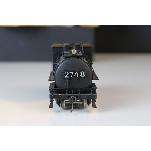 295 - Japanese HO gauge Southern Pacific 2-6-0 M21 2748 brass locomotive & tender, painted, appearing exce... 