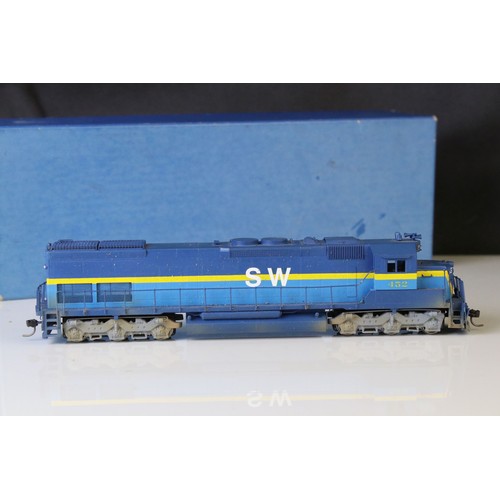 297 - Alco HO gauge SW 452 brass locomotive, painted, appearing excellent within unmarked box