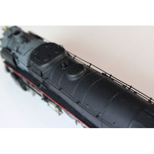 303 - Boxed Olympia HO gauge Boston & Maine Class R1-d 4-8-2 4113 locomotive & tender, painted, appearing ... 