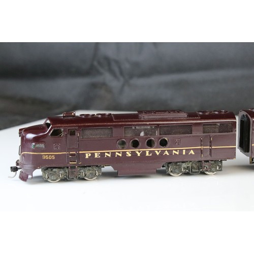 307 - Tenshodo HO gauge Pennsylvania 9505 brass locomotive & coach, painted, appearing vg