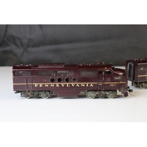 307 - Tenshodo HO gauge Pennsylvania 9505 brass locomotive & coach, painted, appearing vg