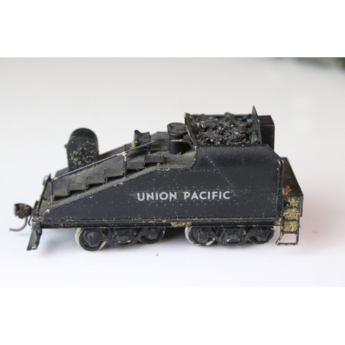 308 - RP Model HO gauge 0-6-0 4473 Union Pacific brass locomotive & tender, painted and an unmarked HO gau... 