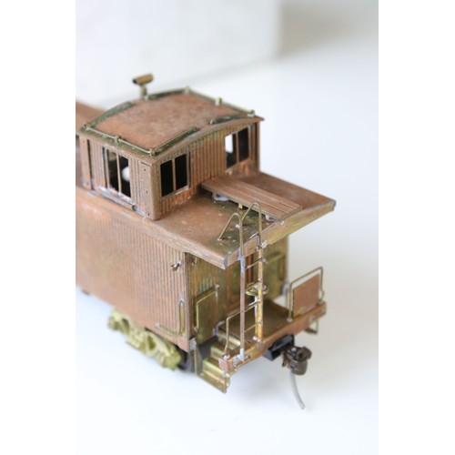 310 - Boxed Tenshodo HO gauge 0-6-0 brassTank Loco 128 (painted), plus brass HO gauge caboose, tender and ... 