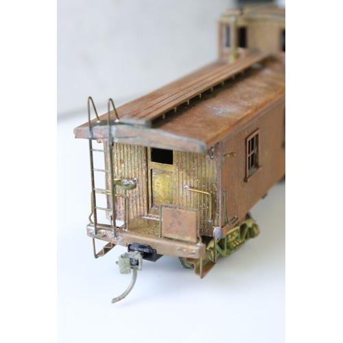 310 - Boxed Tenshodo HO gauge 0-6-0 brassTank Loco 128 (painted), plus brass HO gauge caboose, tender and ... 