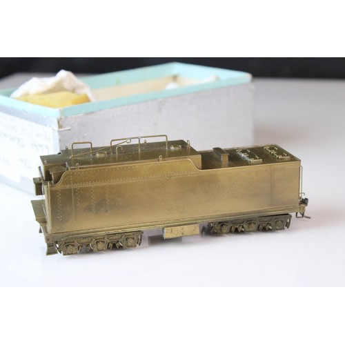 310 - Boxed Tenshodo HO gauge 0-6-0 brassTank Loco 128 (painted), plus brass HO gauge caboose, tender and ... 