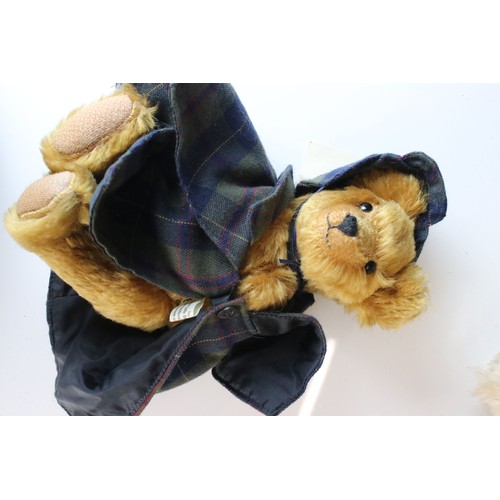 583 - Four collectors bears in vg condition with tags to include Hermann Teddy Urjunde, 50cm, Dean's Rag B... 