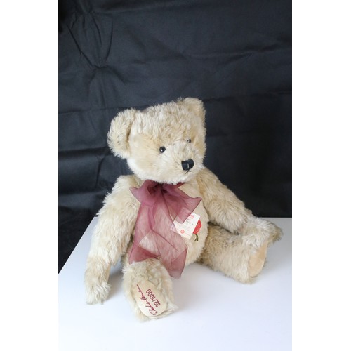 583 - Four collectors bears in vg condition with tags to include Hermann Teddy Urjunde, 50cm, Dean's Rag B... 