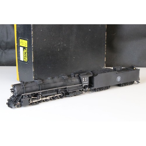 59 - Boxed Nickel Plate Products HO gauge DM&IR 2-10-4 brass locomotive & tender (Japan), painted, appear... 