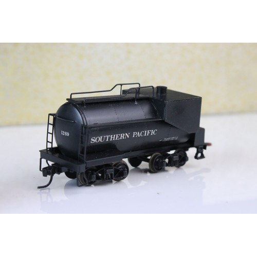 309 - Japanese HO gauge 0-6-0 1269 Southern Pacific brass locomotive & tender contained within a Paragon M... 