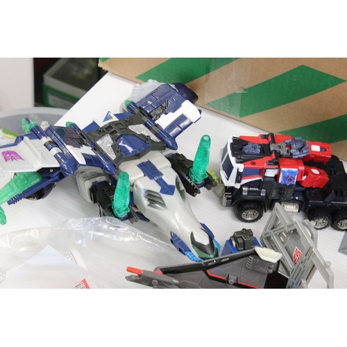 465A - Large collection of playworn circa 2000's Hasbro Transformers, featuring Armada and Energon, to incl... 