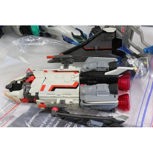 465A - Large collection of playworn circa 2000's Hasbro Transformers, featuring Armada and Energon, to incl... 