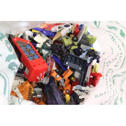 465A - Large collection of playworn circa 2000's Hasbro Transformers, featuring Armada and Energon, to incl... 