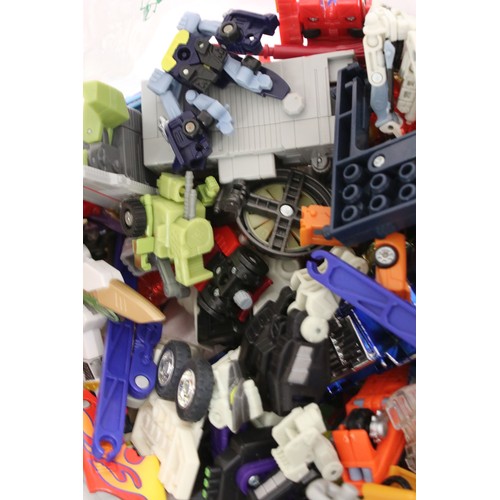 465A - Large collection of playworn circa 2000's Hasbro Transformers, featuring Armada and Energon, to incl... 