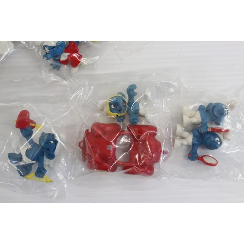 475 - 200 + Playworn Smurf figurines, to include Schleich, Peyo, Bully, etc, plus Windsurfer, Snail & Wago... 