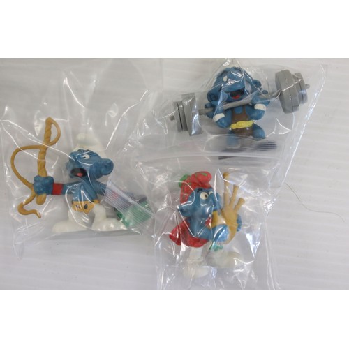 475 - 200 + Playworn Smurf figurines, to include Schleich, Peyo, Bully, etc, plus Windsurfer, Snail & Wago... 