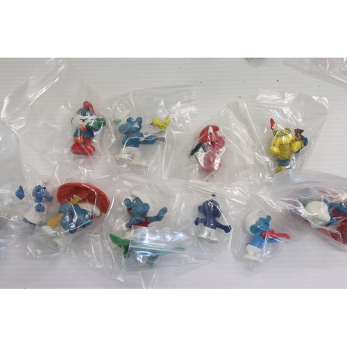 475 - 200 + Playworn Smurf figurines, to include Schleich, Peyo, Bully, etc, plus Windsurfer, Snail & Wago... 