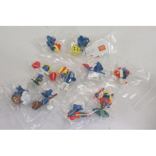 475 - 200 + Playworn Smurf figurines, to include Schleich, Peyo, Bully, etc, plus Windsurfer, Snail & Wago... 