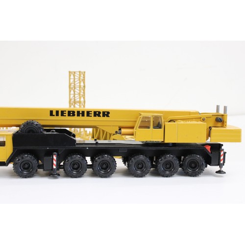 1254a - Conrad Liebherr Mobile Tower Crane diecast construction model, appearing gd