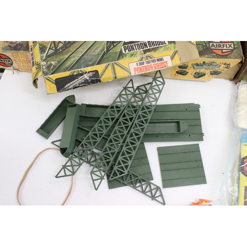 1309 - Boxed Airfix Gun Emplacement Assault Set and boxed Airfix Pontoon Bridge (both unchecked), plus smal... 