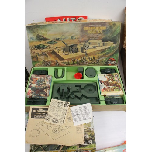 1309 - Boxed Airfix Gun Emplacement Assault Set and boxed Airfix Pontoon Bridge (both unchecked), plus smal... 