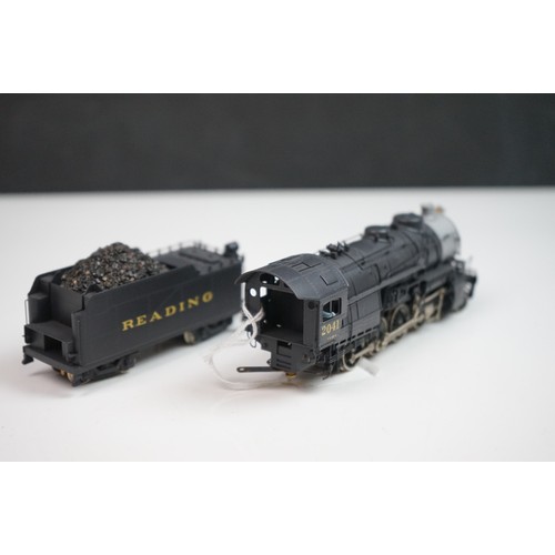 218 - Boxed Gem Models HO gauge MO-101 RDG 110S 2-8-0 2041 brass locomotive & tender (Japan), painted, app... 