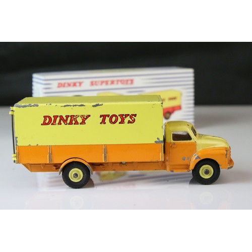 1048 - Dinky Supertoys 930 Bedford Pallet Jetka Van with Dinky Toys decals, with 5 x pallet accessories, sh... 