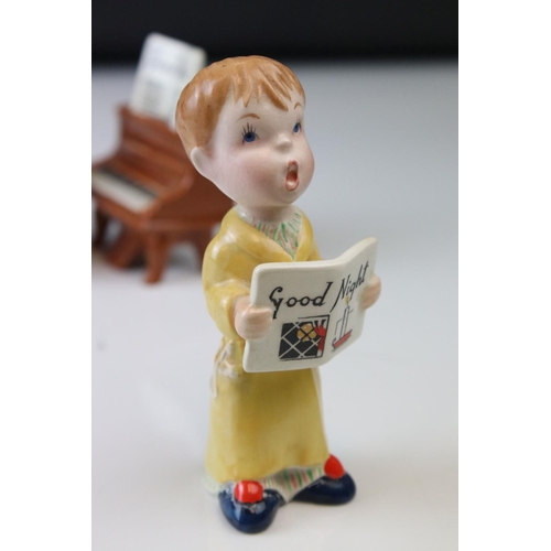 16 - A Beswick Good Night Choir group pianist harpist guitarist and three singers oval back stamp to pian... 