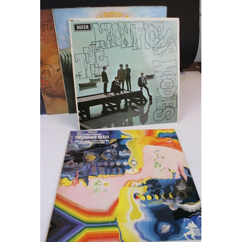 173 - Vinyl - 12 Moody Blues LPs to include The Magnificent Moodies on Decca LK4711 mono, red boxed Decca ... 