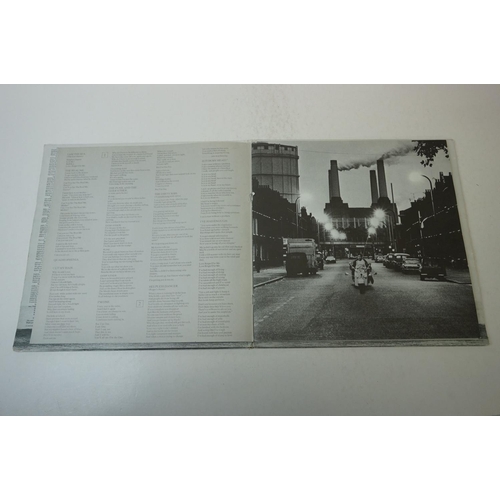 47 - Vinyl - The Who Quadrophenia (Track 26547 013).  Booklet intact but detached from gatefold sleeve.  ... 