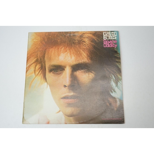 18 - Vinyl - David Bowie 5 LP's to include Space Oddity (LSP 4813) RCA orange label, no inner lyric sheet... 