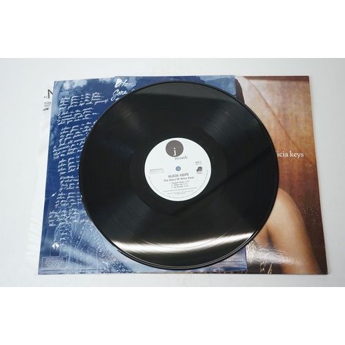 27 - Vinyl - Three contemporary Pop / Alternative LPs to include Goldfrapp Super Nature STUMM250 00946336... 