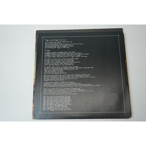 29 - Vinyl - Pink Floyd 2 LP's to include Animals (SHVL 815) gatefold sleeve, no barcode printer credit, ... 