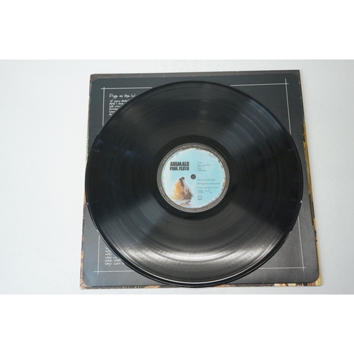 29 - Vinyl - Pink Floyd 2 LP's to include Animals (SHVL 815) gatefold sleeve, no barcode printer credit, ... 