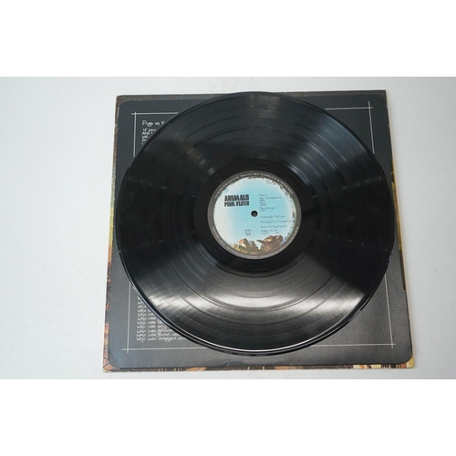 29 - Vinyl - Pink Floyd 2 LP's to include Animals (SHVL 815) gatefold sleeve, no barcode printer credit, ... 