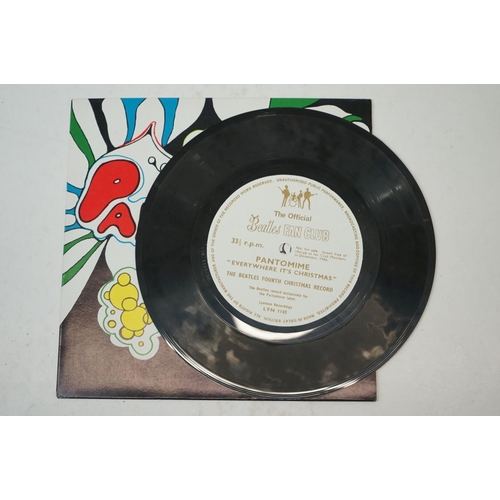 31 - Vinyl - Beatles Flexidisc pantomime Everywhere It's Christmas (LYN 1145) no fan club letter.  Sleeve... 