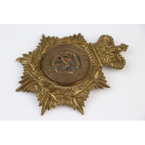 18 - A British Victorian 1881 - 1883 The Border Regiment Brass Helmet Badge Complete With All Fixings To ... 