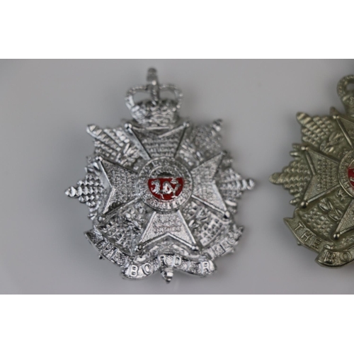 26 - A Pair Of British White Metal And Staybrite The Border Regiment Cap Badges, Both With Slide Fixings ... 