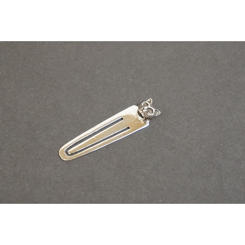 304 - Silver bookmark with cat finial