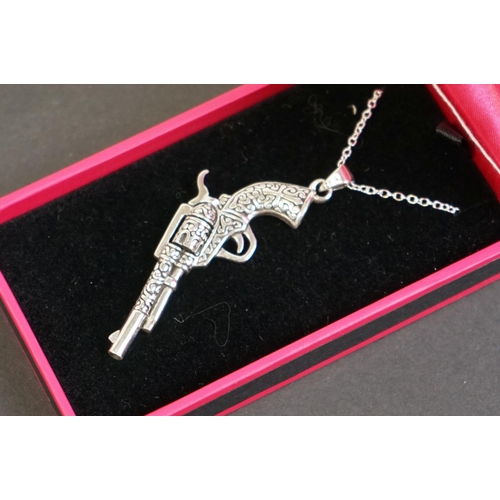 308 - Unusual silver pistol pendant necklace